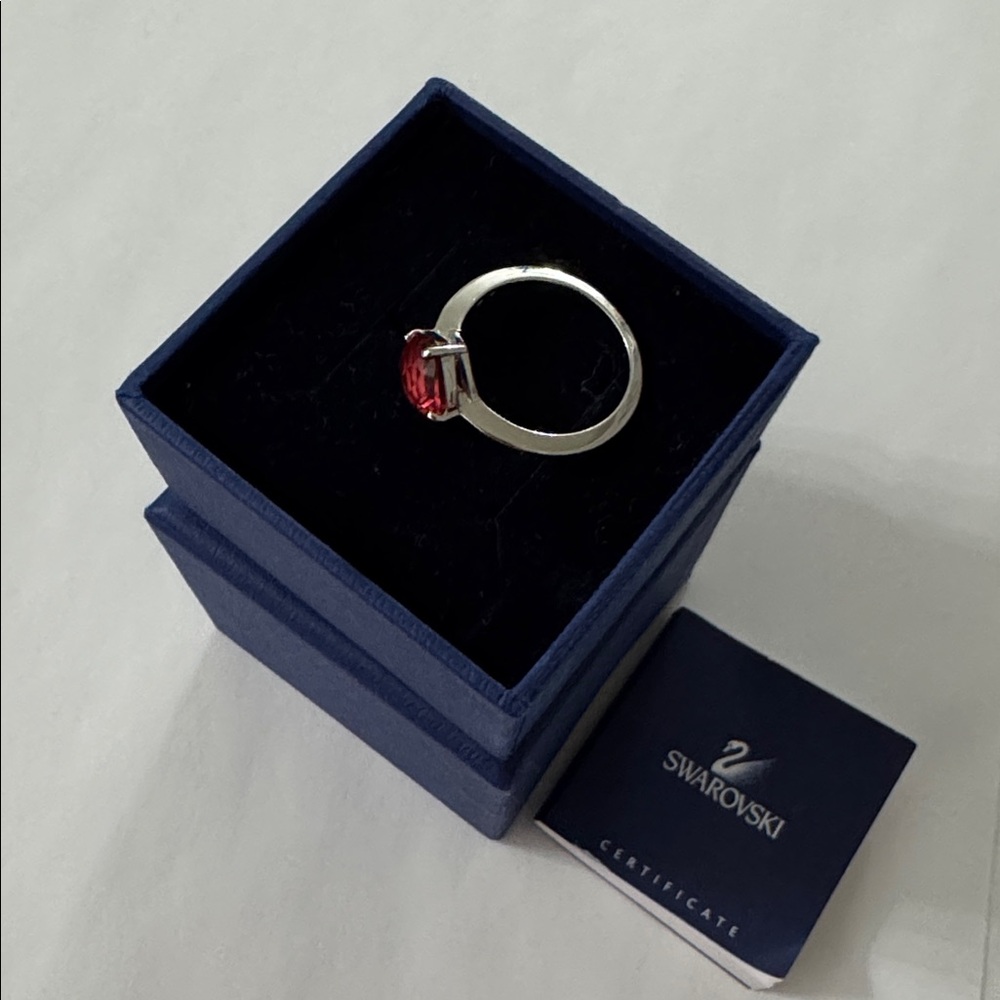 New Swarovski Crystal Ring - Picture 2 of 6